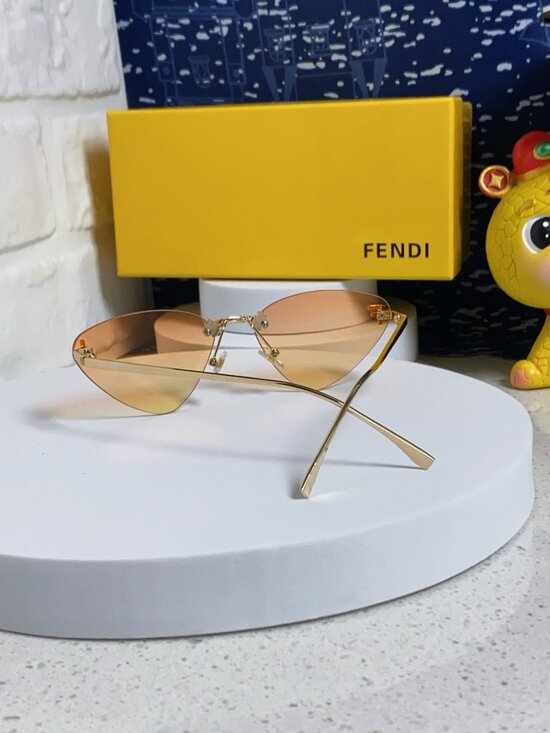 Women\'s Sunglasses FENDI Sunglasses main image 6